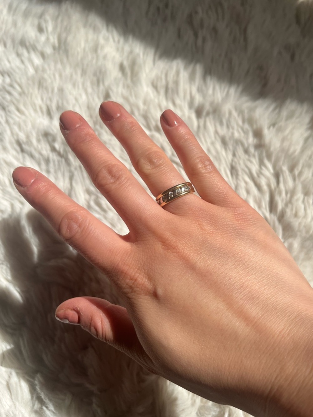 Vintage 14k yellow and white gold band ring with 5 diamonds size 6